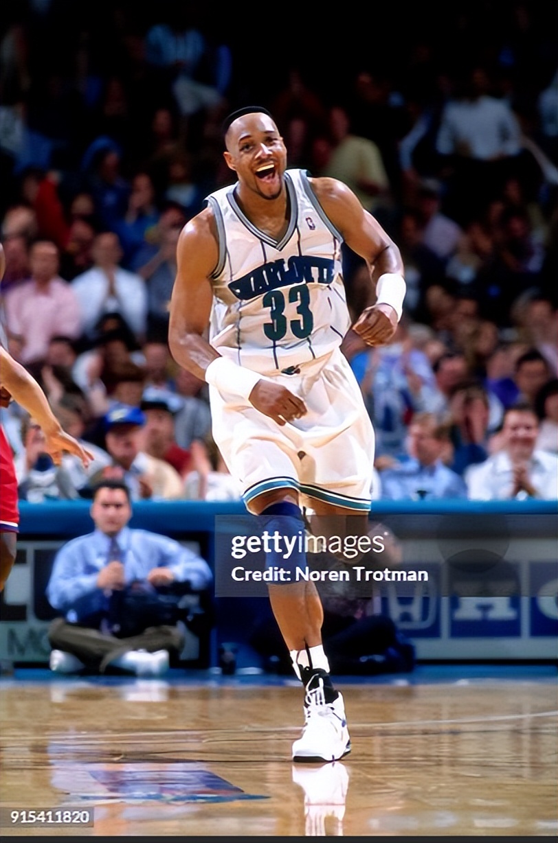 黄蜂后卫突破个人纪录，成为球队核心