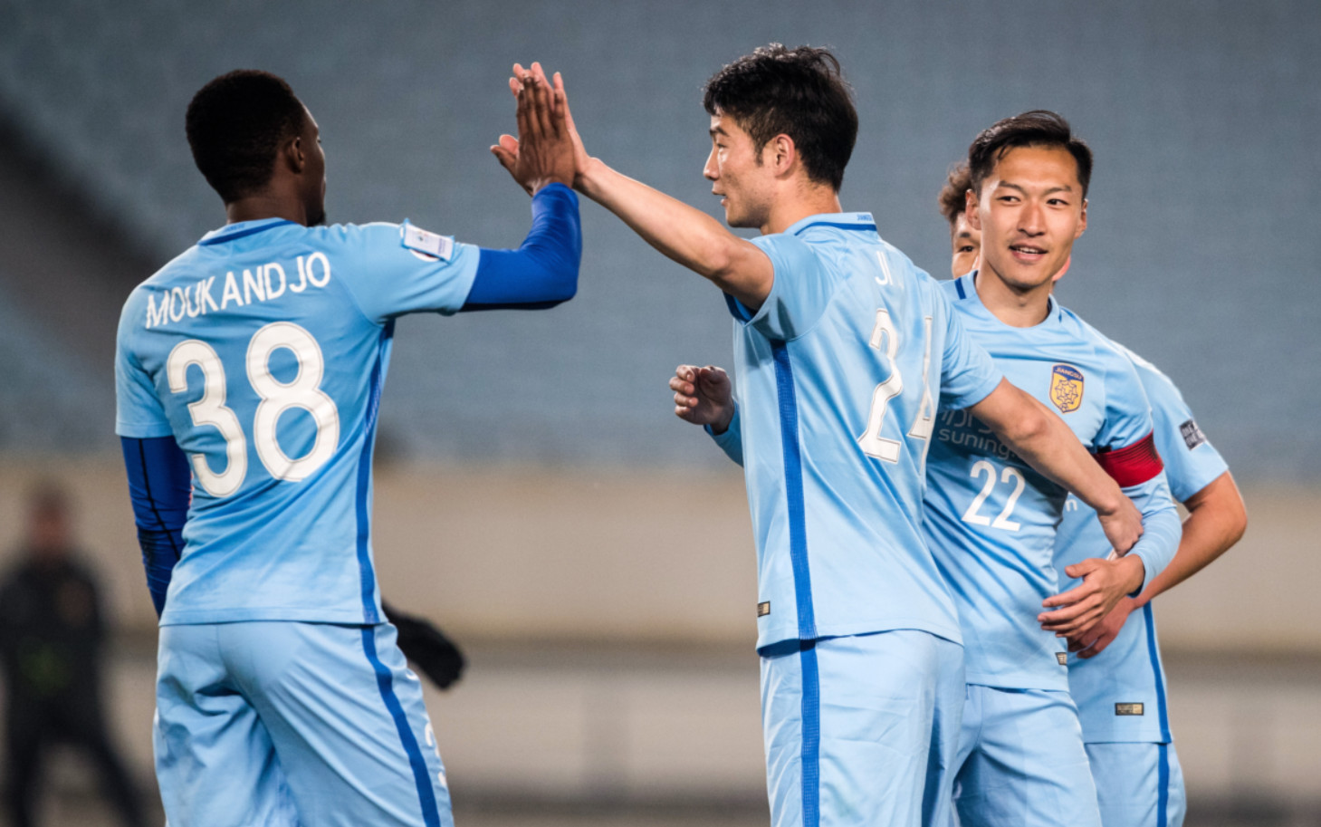 江苏苏宁全队备战，为荣耀全力战斗的简单介绍