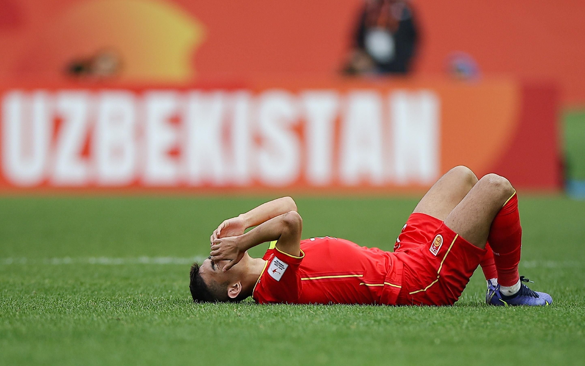 球员悄然离队，球迷震惊失落